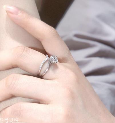 钻戒是750好还是950好？钻戒买750还是950好？