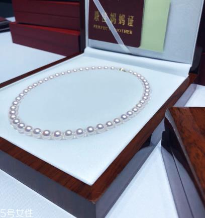 怎样鉴别珍珠项链的真假？珍珠项链真假鉴定方法