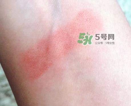 mac魅可立体凝彩唇膏怎么用？魅可立体凝彩唇膏真假辨别