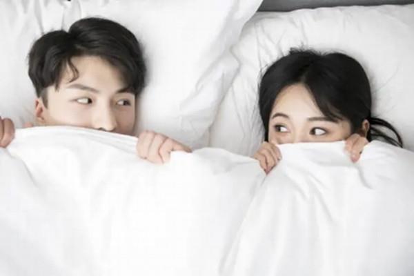 怎么知道男友心里在想什么 精神出轨的人会有什么表现 怎么知道男友心里在想什么 精神出轨的人会有什么表现