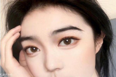 ​自己如何画眼线好看 画眼线的技巧有哪些