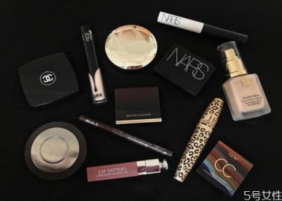 ​哪种平价化妆品适合中年女士 适合中年的平价彩妆推荐