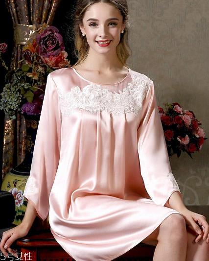 睡衣里面还要穿内裤吗？睡衣里面用不用穿内裤