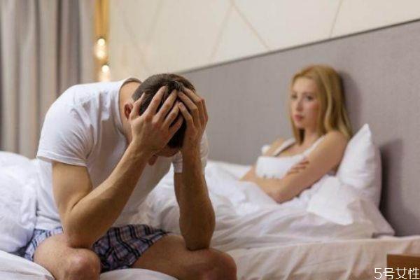 老公精神出轨有哪些表现 老公精神出轨的症状 老公精神出轨有哪些表现 老公精神出轨的症状