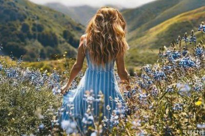 ​男生喜欢女生会有哪些行为表现 男生追女生的表现