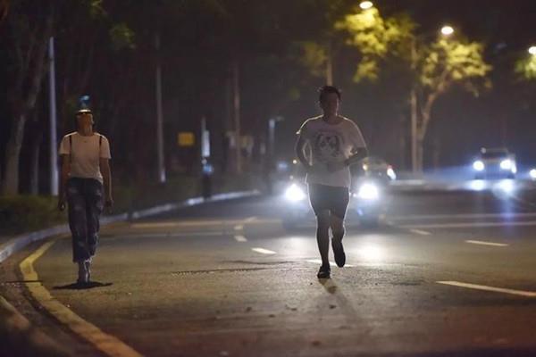 夜跑可以改善皮肤吗 夜跑皮肤会变差吗