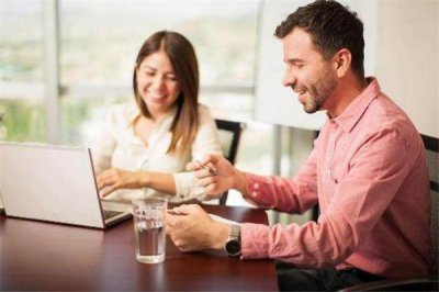 ​怎么追女同事 办公室恋情怎么发展