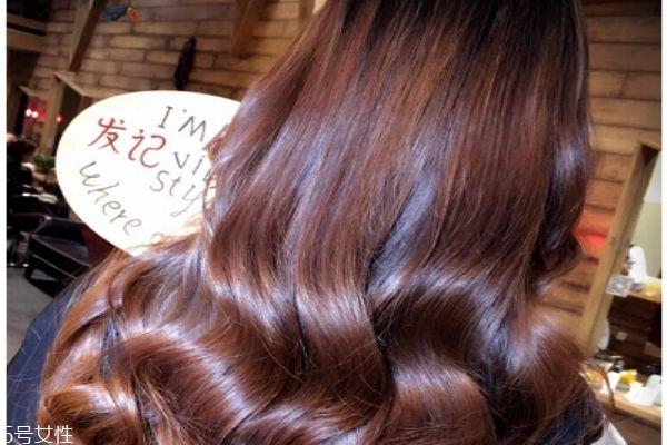 小豆棕适合黄皮肤吗 什么人适合染小豆棕