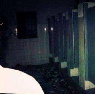 ​北京柳荫街2号厕所灵异事件，墙壁惊现半男半女鬼魂吓死老太太