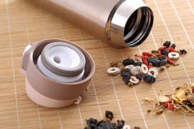 ​喝水保温杯选购小技巧 保温杯日常五种饮品不能装