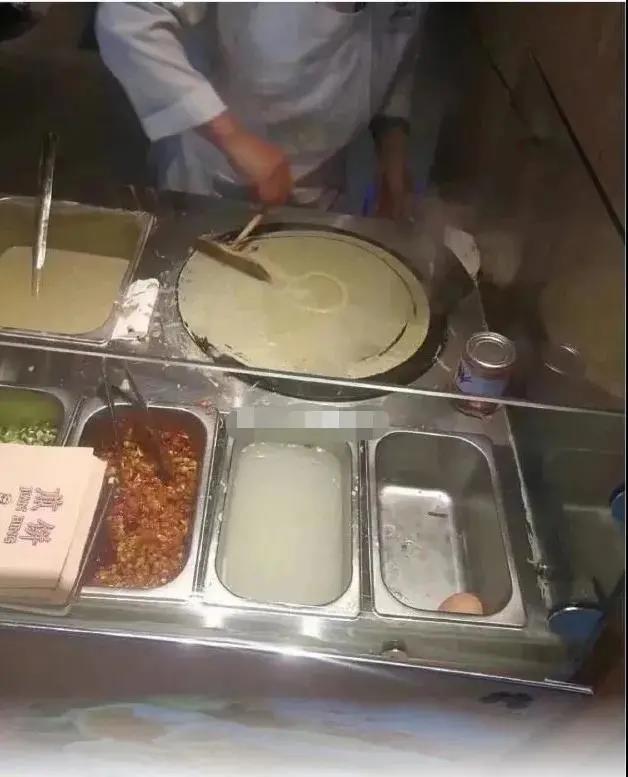 为了满足“变态”心理,丈夫拍摄妻子与多名陌生男不雅视频,获利百万17