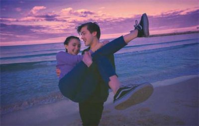 ​跟女朋友吵架了怎么办不回消息