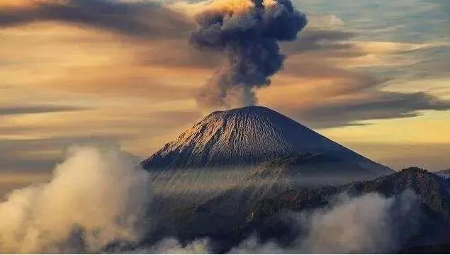 探秘火山是一种什么样的地质结构 地球上有哪些著名的火山  4