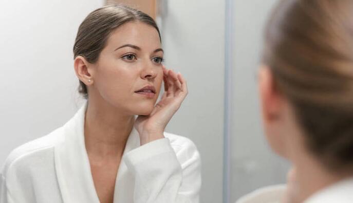 探秘晚上为什么不能照镜子（深夜照镜子到底会发生什么）  4