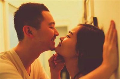 ​情侣间的小游戏！这样还愁不知道如何升温吗？