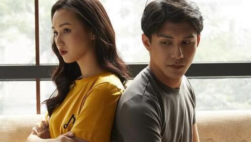 女人在男人面前变得粘人幼稚