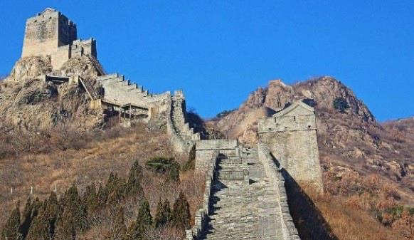 探秘万里长城有没有人走完（万里长城真的有万里吗）  3