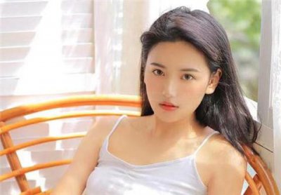 ​女生回你微信忽快忽慢是什么意思，女生回消息一会快一会慢