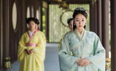 ​古代人总喜欢将东西放在袖口 古人放下袖口东西为何不掉下来