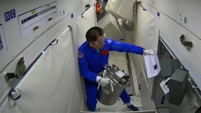 探秘空间站的氧气从哪里来?  2
