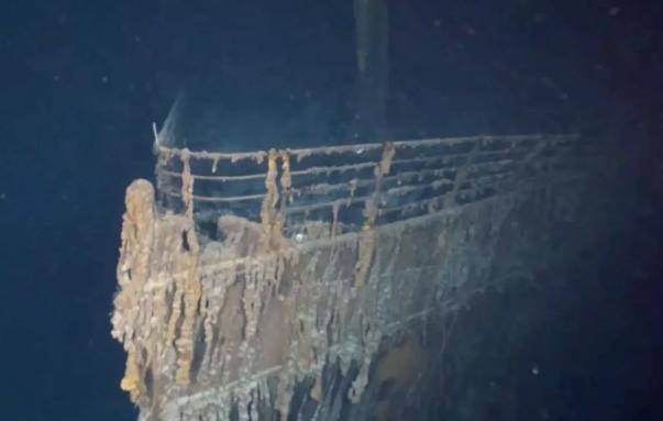 探秘泰坦尼克号沉没事件 泰坦尼克号和冰川相撞(豪华的游轮)  3