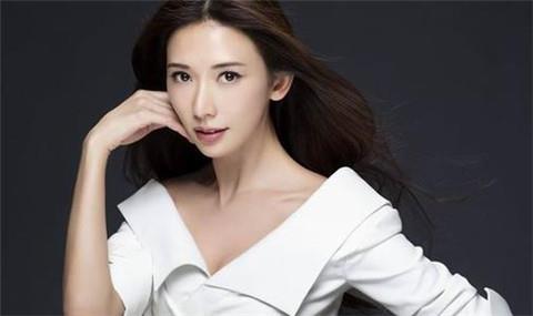 2024年圆脸男生发型推荐打造时尚造型，展现个性魅力