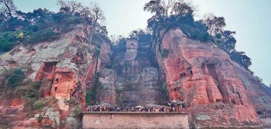 探秘乐山大佛闭眼流泪 难道真是大佛显灵（大佛闭眼）  1