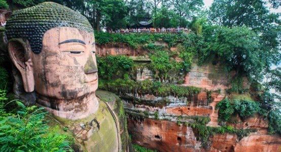 探秘乐山大佛闭眼流泪 难道真是大佛显灵（大佛闭眼）  2