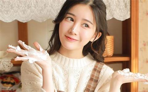 情侣之间怎样聊天更有话题