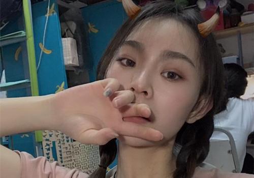 颜值不高的男生怎么找女朋友