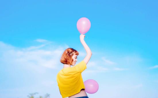 晚上和女孩子聊些什么晚上找女孩子聊天话题