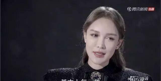 这位14岁开始整容，花费了400万的女孩，为什么能圈粉无数？