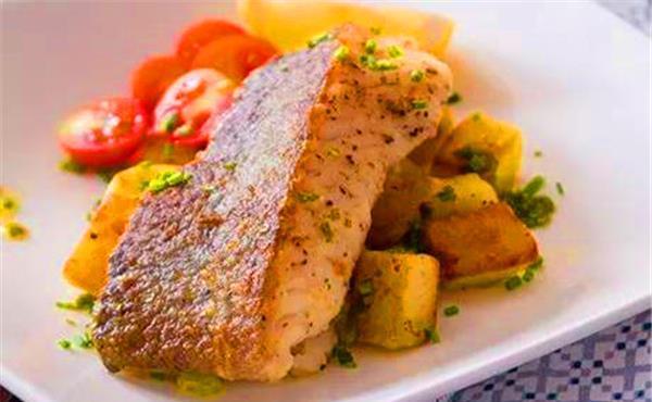 一道美味香煎鳕鱼，做法简单，营养丰富，全家人都爱吃！