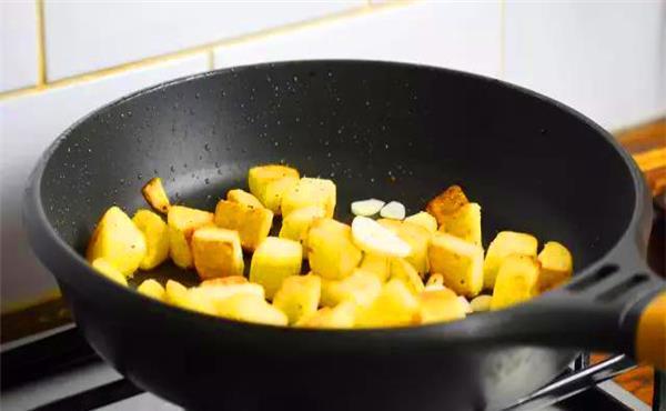 一道美味香煎鳕鱼，做法简单，营养丰富，全家人都爱吃！