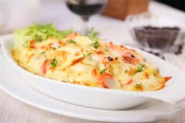 一道特色五谷海鲜焗饭，鲜香爽口，制作简单，好吃又营养！