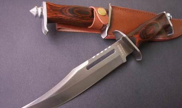 盘点世界各国特种兵配备的军刀，见过三种就是“大神”