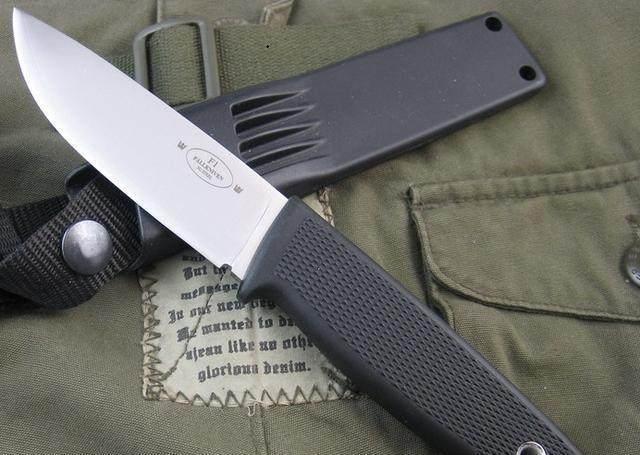 盘点世界各国特种兵配备的军刀，见过三种就是“大神”