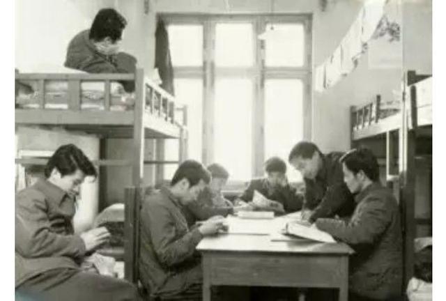 1980年代的大学校园生活竟是如此,你的大学生活是如此度过的吗?