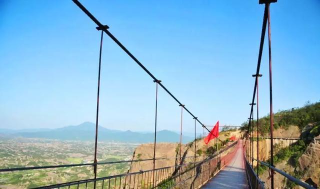 世界10大索桥，中国有4个上榜，你能猜全吗？