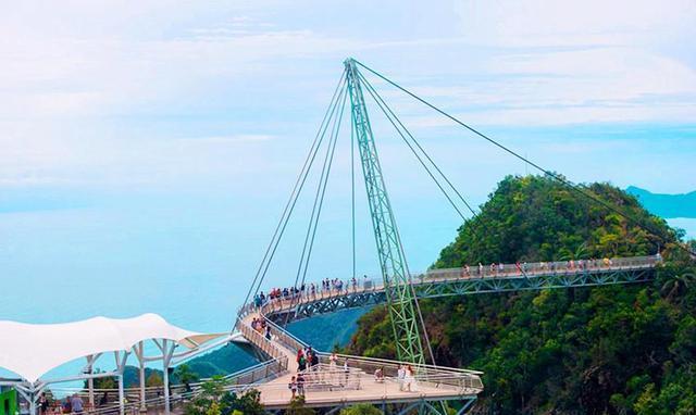世界10大索桥，中国有4个上榜，你能猜全吗？