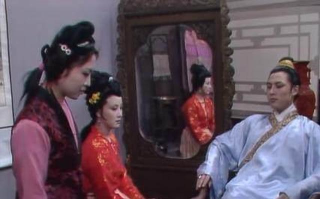 红楼梦：鸳鸯之死，其实与贾琏脱不了关系