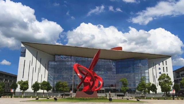 这所医科大学虽是个四非 但实力很强并占尽区域优势