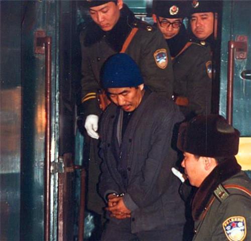 1993年中俄火车大劫案:暴徒抢劫6天6夜,3名女乘客成为无助羔羊