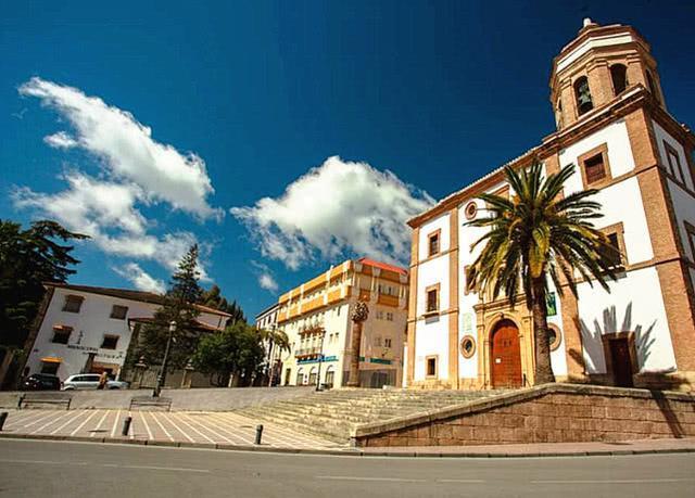 世界上“最适合私奔”小镇，悬崖上的“天空之城”，环境优美