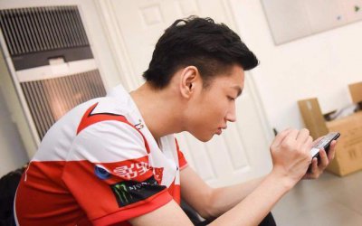 ​condi被WE开除后，LGD将其收留，辅助PYL直播大喊condi名字