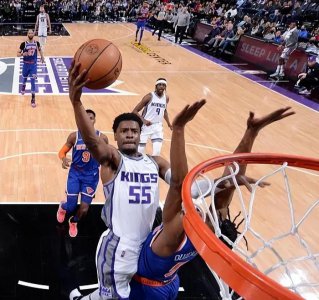 ​自信拒绝为绿军试训，想去湖人的天才前锋，25岁只能拿无保障合同