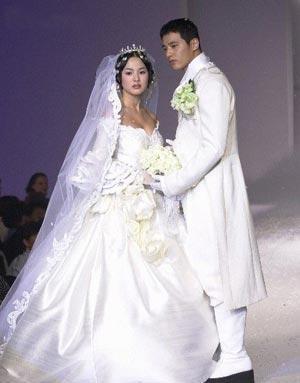 来一波宋慧乔的婚纱照，网友：个矮比较适合短款