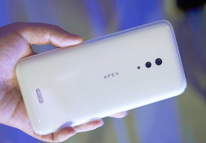 大家还记得vivo apex吗?屏下摄像头+无孔机身+骁龙855,牛