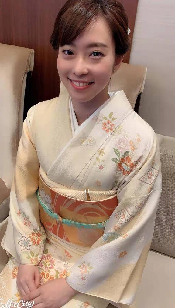 石川佳纯近照,娇艳如花,打扮越来越成熟,网友:有男朋友了?