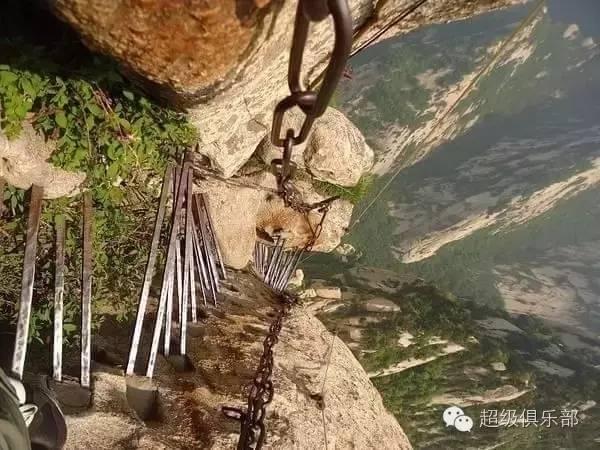 中国最恐怖的“十大”栈道，你想试试哪个？